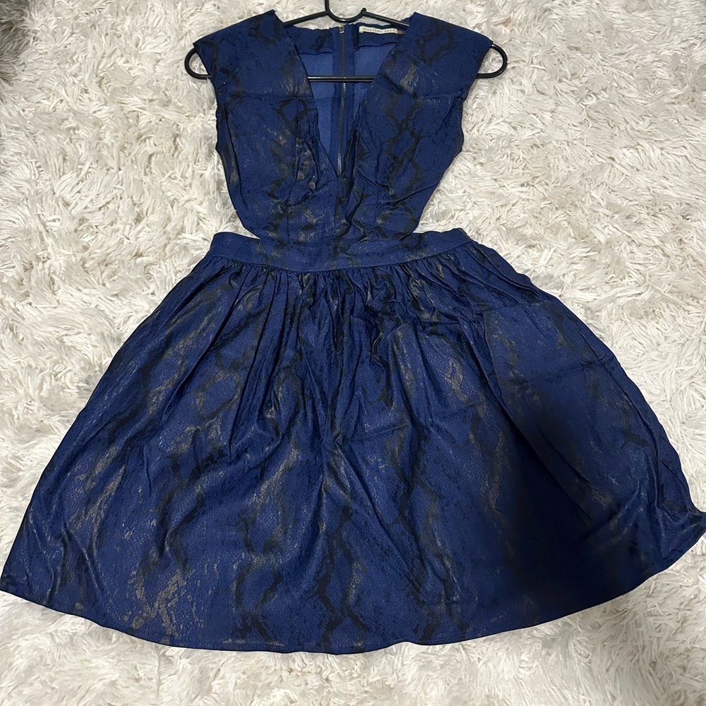 Printed cutout dress by Mustard Seed